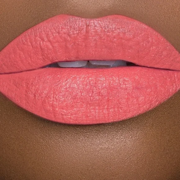 Jeffree Star Velvet Trap Lipstick in Ranch Girl - Picture 4 of 5